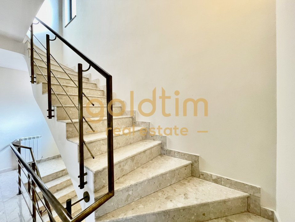 VILA INDIVIDUALA/ SPATII GENEROASE/ PARCARI/ CURTE MATURA