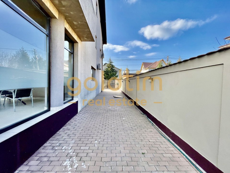 VILA INDIVIDUALA/ SPATII GENEROASE/ PARCARI/ CURTE MATURA