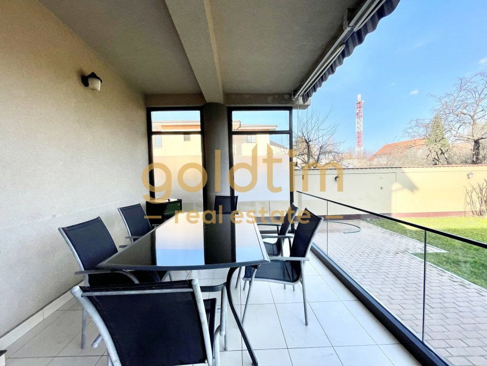 VILA INDIVIDUALA/ SPATII GENEROASE/ PARCARI/ CURTE MATURA