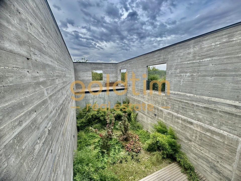 NOU/ SUPERB/ LUMINOS/ SPATII DEPOZITARE