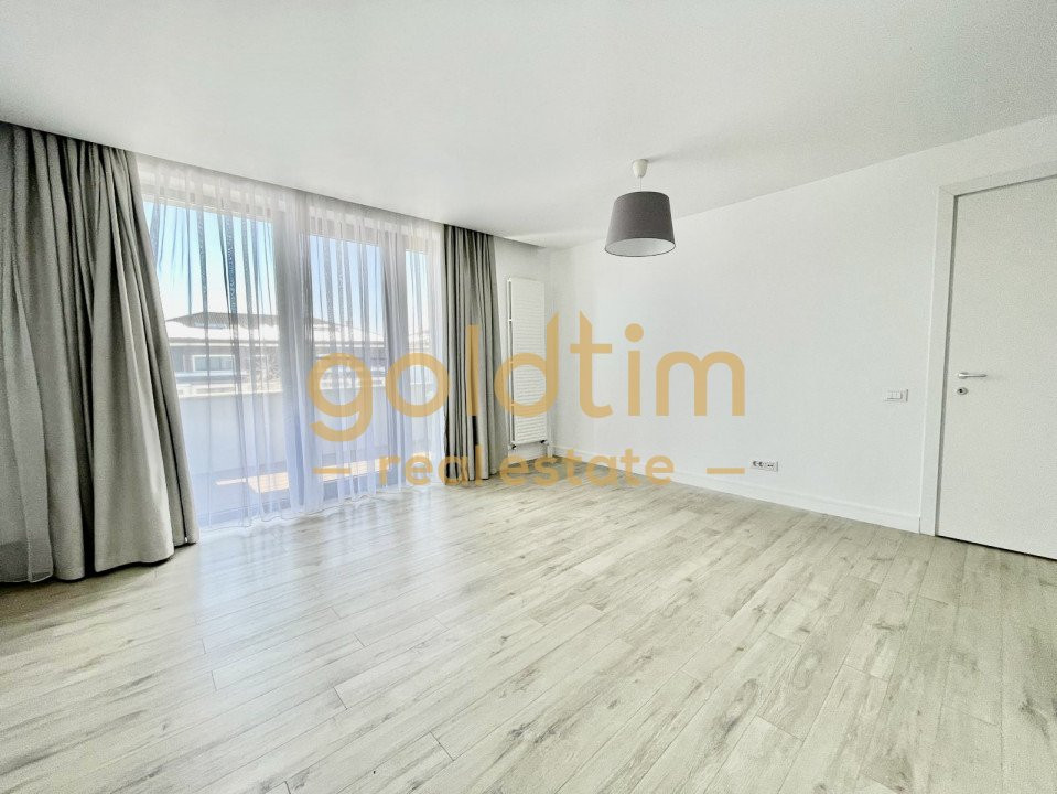 GATED COMMUNITY/ OUTDOOR POOL/10 ROOMS/ GARRAGE/ 