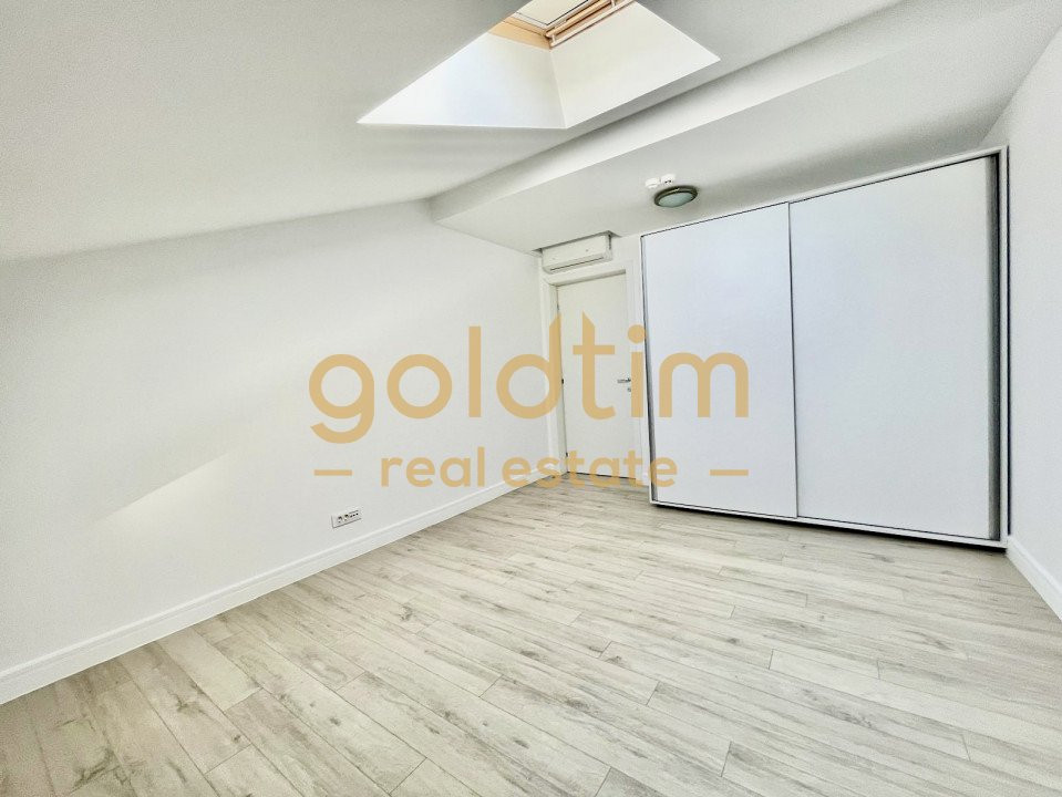 GATED COMMUNITY/ OUTDOOR POOL/10 ROOMS/ GARRAGE/ 