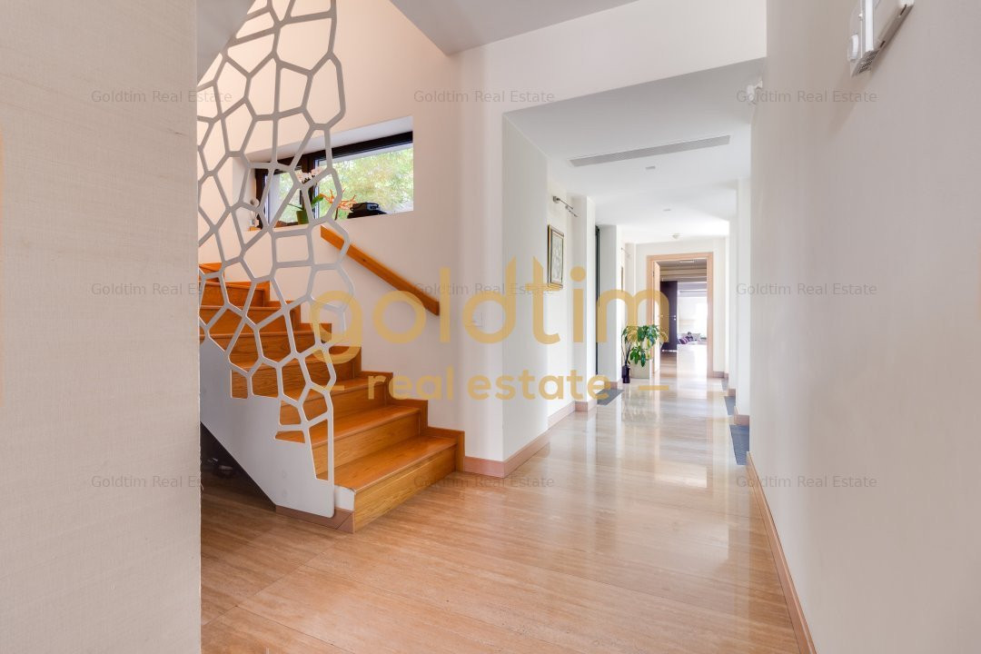 VILA MODERNA/DESCHIDERE LA LAC 25 M/CURTE 4000MP/PISCINA EXTERIOARA/SNAGOV