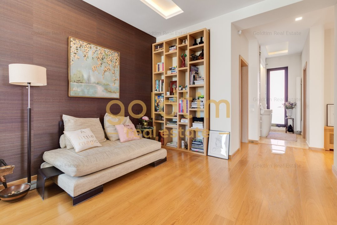 VILA MODERNA/DESCHIDERE LA LAC 25 M/CURTE 4000MP/PISCINA EXTERIOARA/SNAGOV