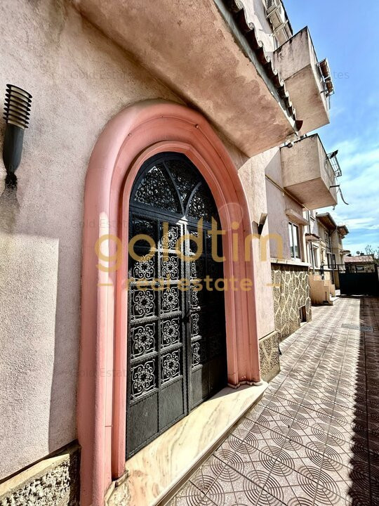 VILA INTERBELICA RENOVATA/TEREN 520MP/GARAJ/MARRIOTT-PALATUL  PARLAMENTULUI