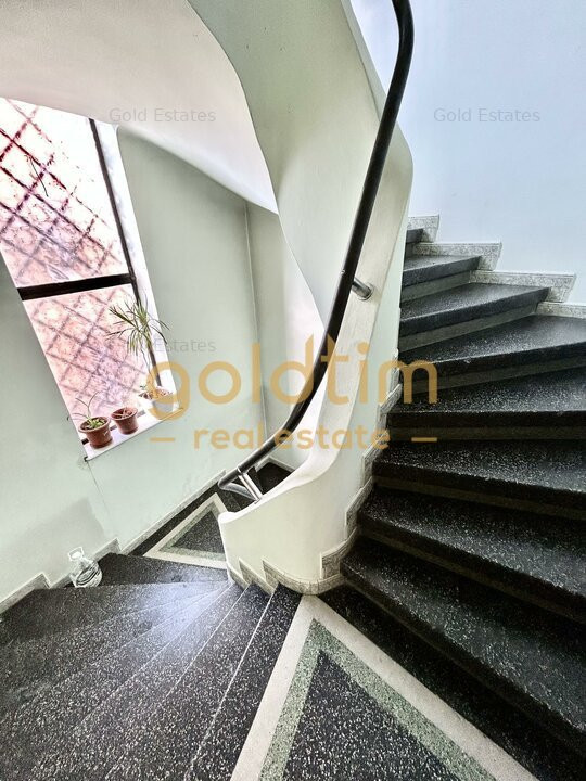 VILA INTERBELICA RENOVATA/TEREN 520MP/GARAJ/MARRIOTT-PALATUL  PARLAMENTULUI