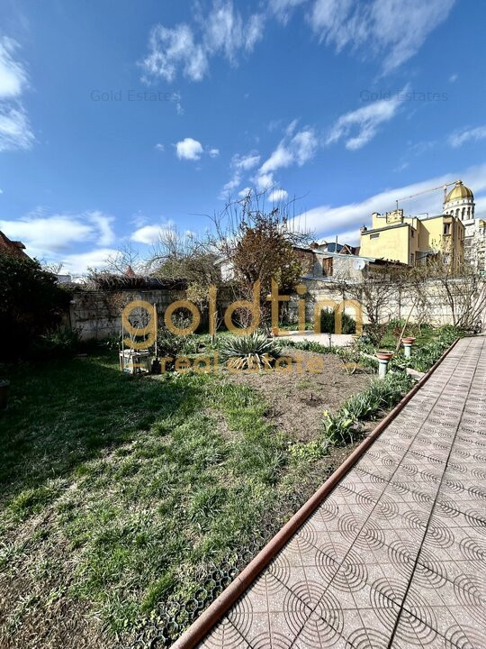VILA INTERBELICA RENOVATA/TEREN 520MP/GARAJ/MARRIOTT-PALATUL  PARLAMENTULUI