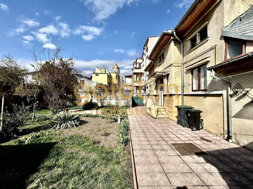 VILA INTERBELICA RENOVATA/TEREN 520MP/GARAJ/MARRIOTT-PALATUL  PARLAMENTULUI