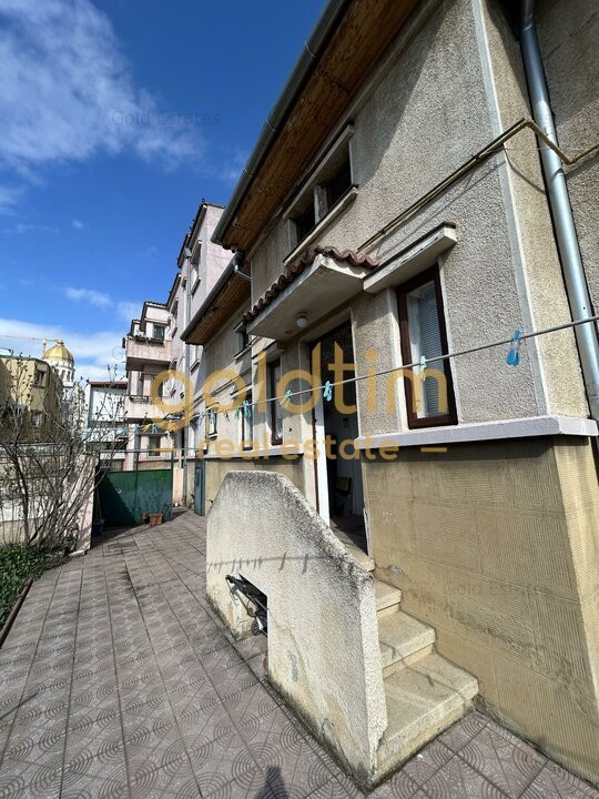 VILA INTERBELICA RENOVATA/TEREN 520MP/GARAJ/MARRIOTT-PALATUL  PARLAMENTULUI