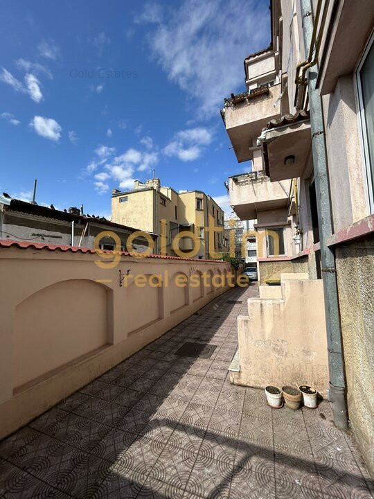 VILA INTERBELICA RENOVATA/TEREN 520MP/GARAJ/MARRIOTT-PALATUL  PARLAMENTULUI