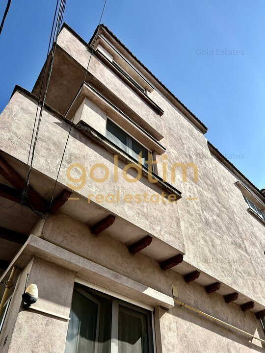 VILA INTERBELICA RENOVATA/TEREN 520MP/GARAJ/MARRIOTT-PALATUL  PARLAMENTULUI