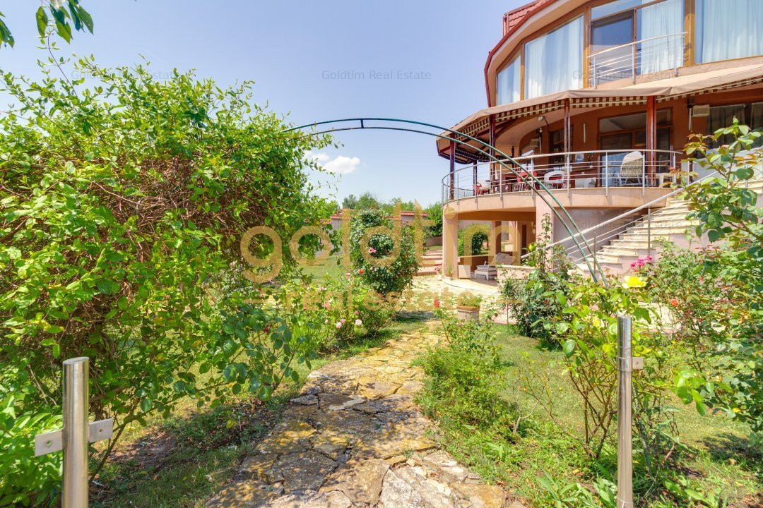 VILA INDIVIDUALA CU DESCHIDERE LA LAC/PISCINA/CURTE 4000MP/TEREN TENIS/IZVORANI