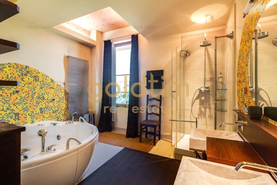 VILA INDIVIDUALA CU DESCHIDERE LA LAC/PISCINA/CURTE 4000MP/TEREN TENIS/IZVORANI