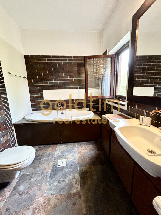 VILA IMPRESIONANTA 8 CAMERE/TEREN 383MP/SEMINEU/JANDARMERIEI-PADUREA BANEASA