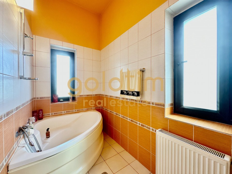 LAGUNA ALBASTRA/SPATII GENEROASE/ZONA LINIȘTITĂ/VILA INDIVIDUALA 