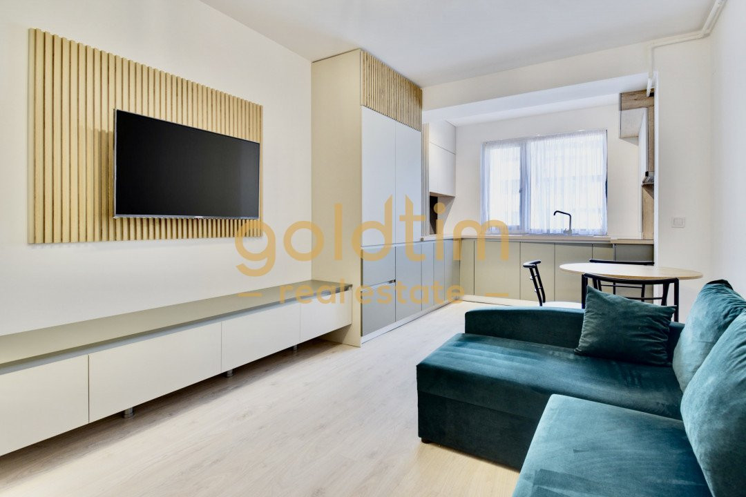 STUDIO SUPERB/ROND OMV/PIPERA 