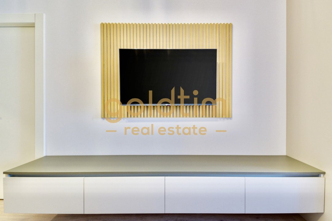 STUDIO SUPERB/ROND OMV/PIPERA 