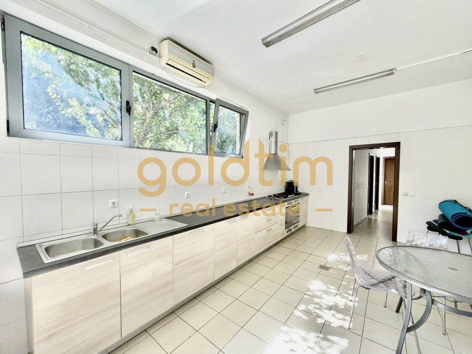 APARTAMENT PENTHOUSE/ ANSAMBLU CU PISCINA/PARCARE SUBTERANA