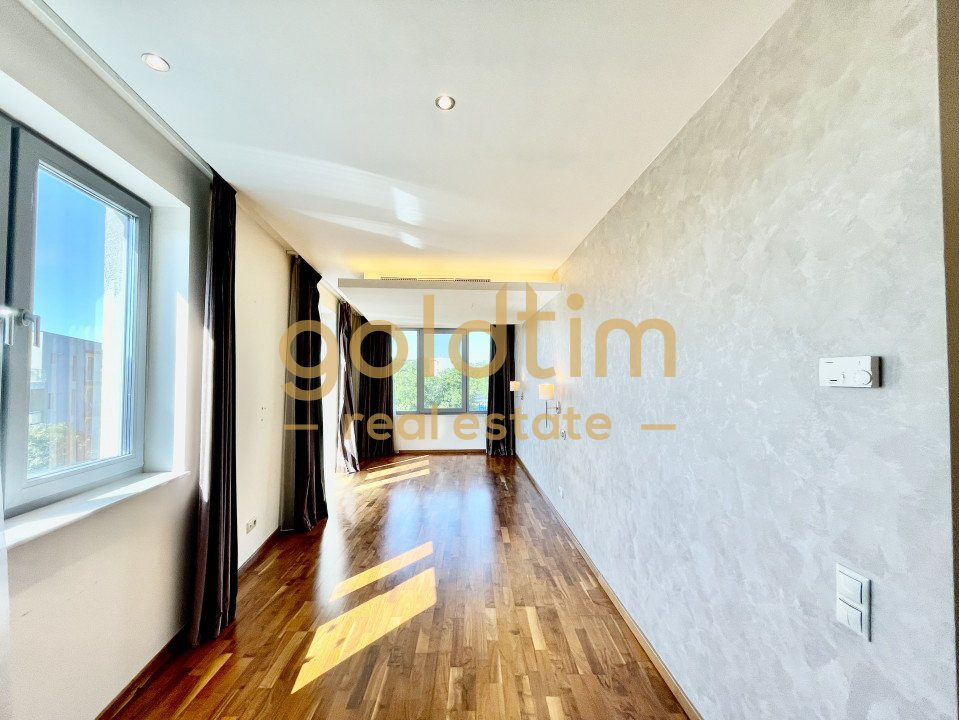 APARTAMENT PENTHOUSE/ ANSAMBLU CU PISCINA/PARCARE SUBTERANA