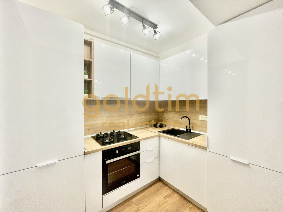 ULTIMUL ETAJ/TERASA 15 MP/ MOBILAT SI UTILAT/ PRIVELISTE