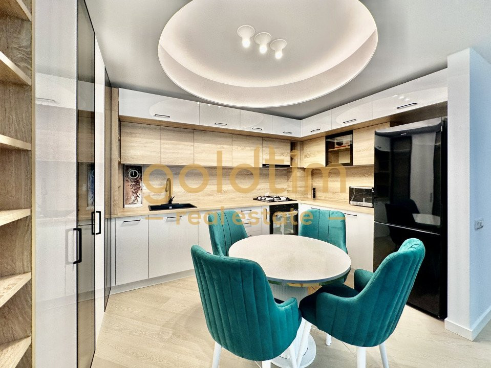 FIRST RENT/CORTINA NORTH /2 PARKING/PIPERA 