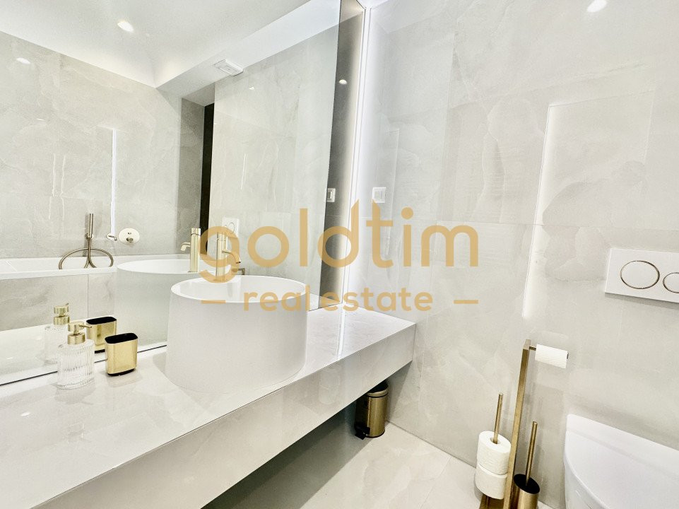 LUX/PARCARE /SPATII DEPOZITARE /CORTINA NORTH /SUPERB 