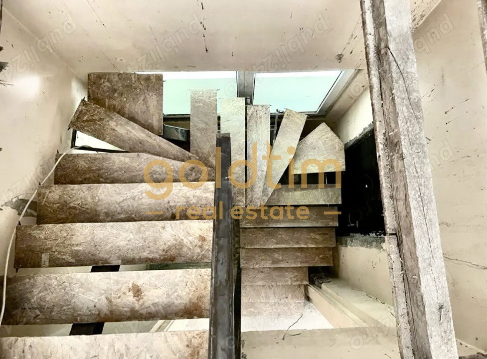 VILA S+P+M/247MP + CURTE 33MP/IN CURS DE RENOVARE/DOROBANTI-CALEA DOROBANTI