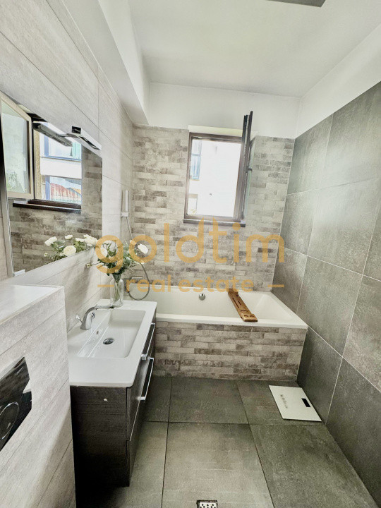 BLOC BOUTIQUE/PIPERA/ZONA LINISTITA/PARCARE INCLUSA