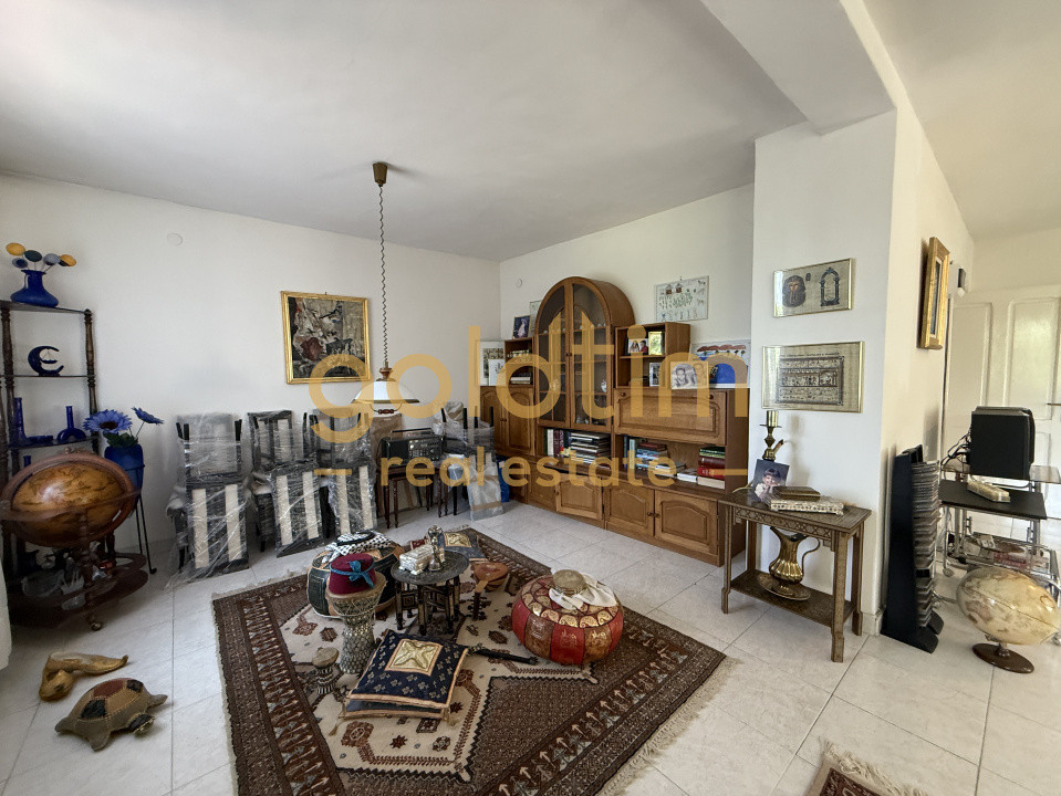 CASA IN ZONA LINISTITA/MOBILATA/UTILATA/TEREN IMPRESIONANT 5000MP/CORNU/PRAHOVA