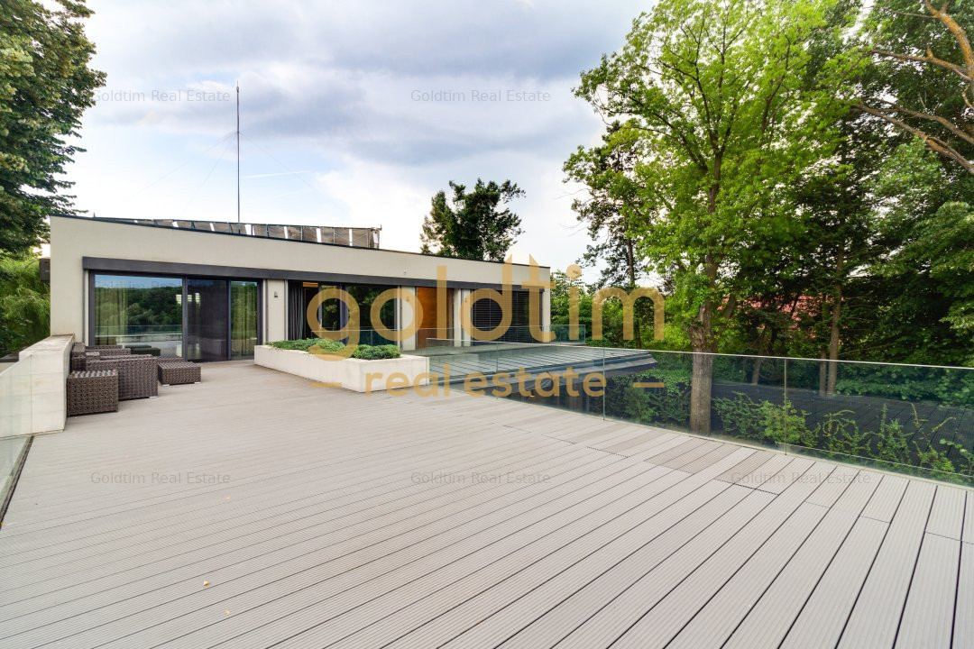 VILA FABULOASA STIL ECLECTIC CU IESIRE LA LAC/INFINITY POOL AND SPA/SNAGOV