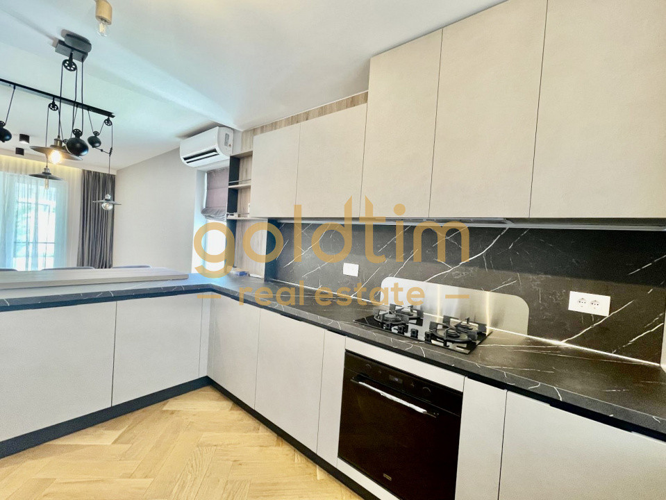 COMISION 0/SUPERB/ PISCINA/ CASA PE COLT/ SCOALA AMERICANA/ 2 LOCURI DE PARCARE