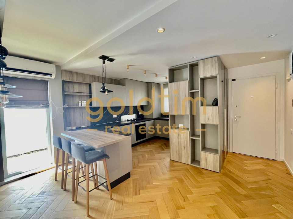 COMISION 0/SUPERB/ PISCINA/ CASA PE COLT/ SCOALA AMERICANA/ 2 LOCURI DE PARCARE