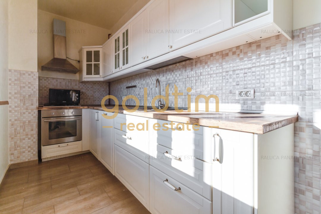 APARTAMENT SINGUR PE NIVEL/PRIVELISTE SUPERBA