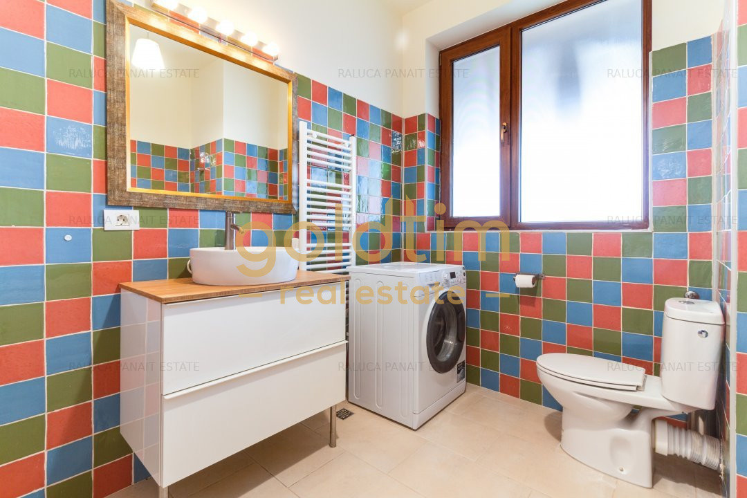 APARTAMENT SINGUR PE NIVEL/PRIVELISTE SUPERBA