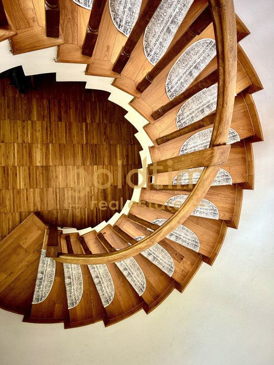 O VILA PERFECTA/IMPECABIL CONSTRUITA/4CAMERE 260MP/TEREN 1000MP/ACCES LAC-PADURE