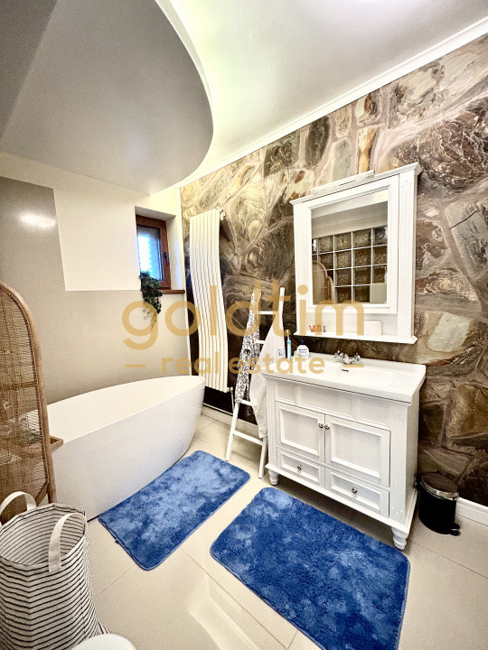 O VILA PERFECTA/IMPECABIL CONSTRUITA/4CAMERE 260MP/TEREN 1000MP/ACCES LAC-PADURE