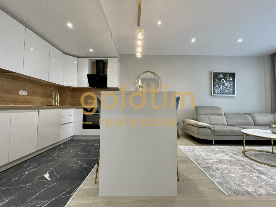 NOU/SUPERB/ANSAMBLU CU PISCINA/LOC DE PARCARE SUBTERAN