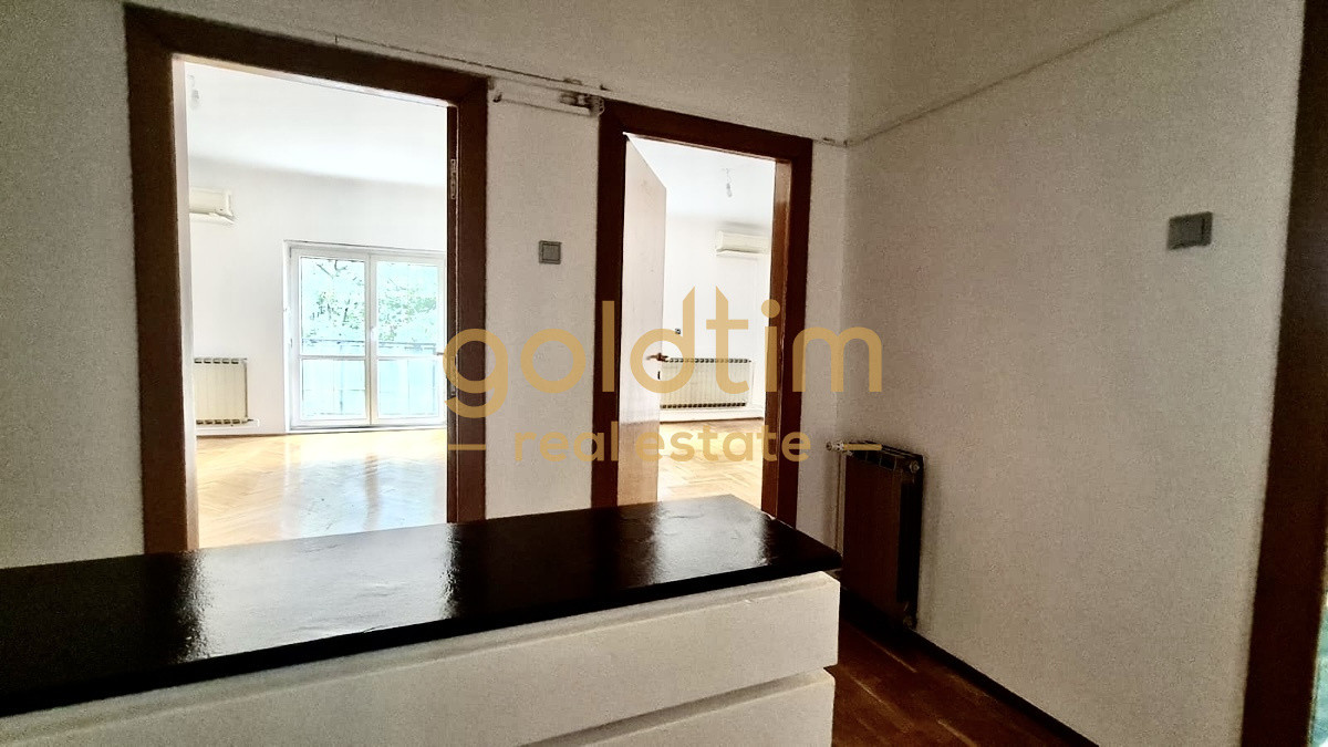 Vila P+1+M 270mp/teren 180mp/COTROCENI/1962