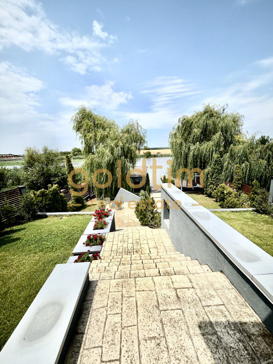 VILA SUPERBA+CASA OASPETI/PISCINA/IESIRE LAC-PONTON/DEBARCADER/GARAJ/SERA/SNAGOV