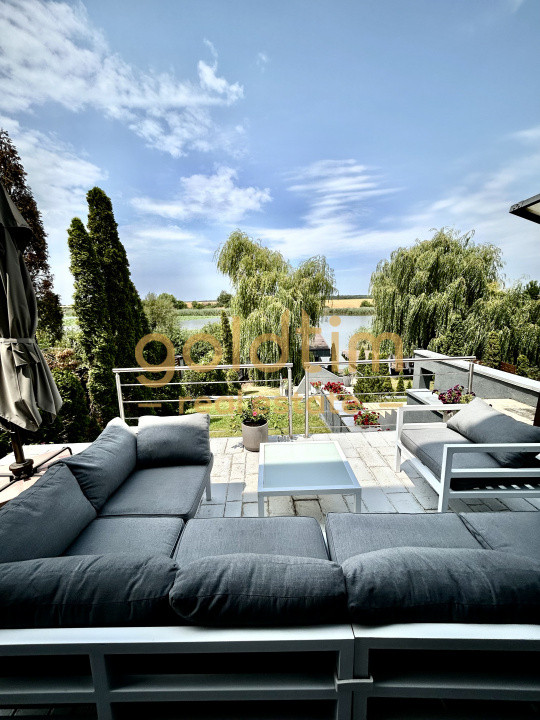 VILA SUPERBA+CASA OASPETI/PISCINA/IESIRE LAC-PONTON/DEBARCADER/GARAJ/SERA/SNAGOV