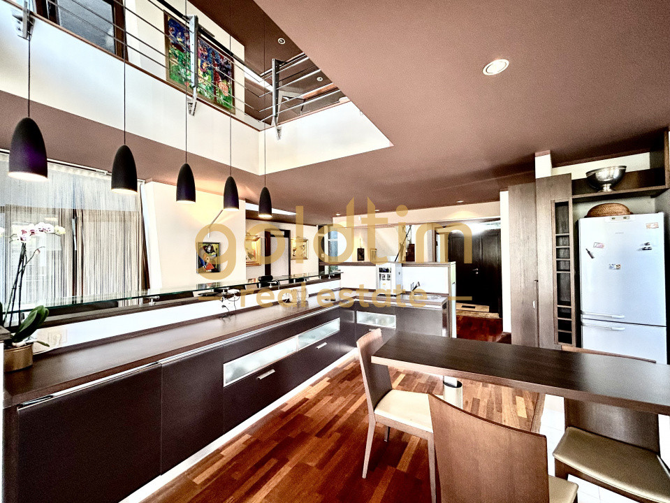 VILA SUPERBA+CASA OASPETI/PISCINA/IESIRE LAC-PONTON/DEBARCADER/GARAJ/SERA/SNAGOV