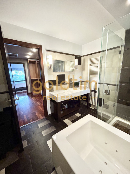 VILA SUPERBA+CASA OASPETI/PISCINA/IESIRE LAC-PONTON/DEBARCADER/GARAJ/SERA/SNAGOV