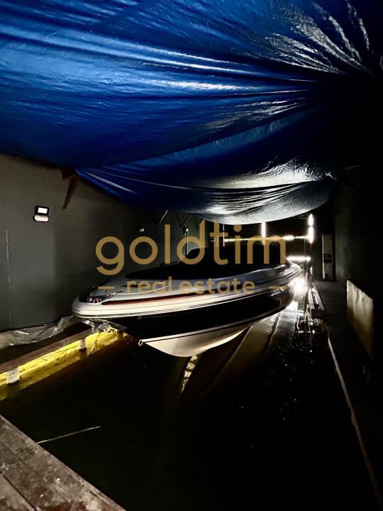 VILA SUPERBA+CASA OASPETI/PISCINA/IESIRE LAC-PONTON/DEBARCADER/GARAJ/SERA/SNAGOV