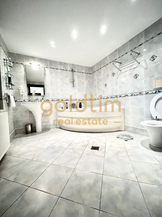 VILA MEDITERANEANA-IESIRE CATRE LAC 100MP/PONTON/PISCINA/DEBARCADER/SNAGOV/2006