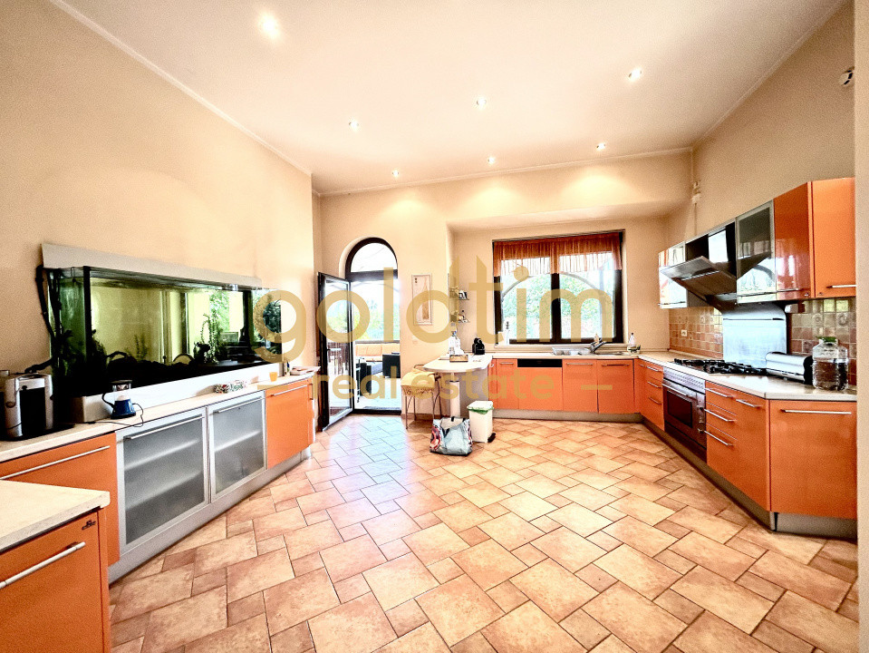 VILA MEDITERANEANA-IESIRE CATRE LAC 100MP/PONTON/PISCINA/DEBARCADER/SNAGOV/2006