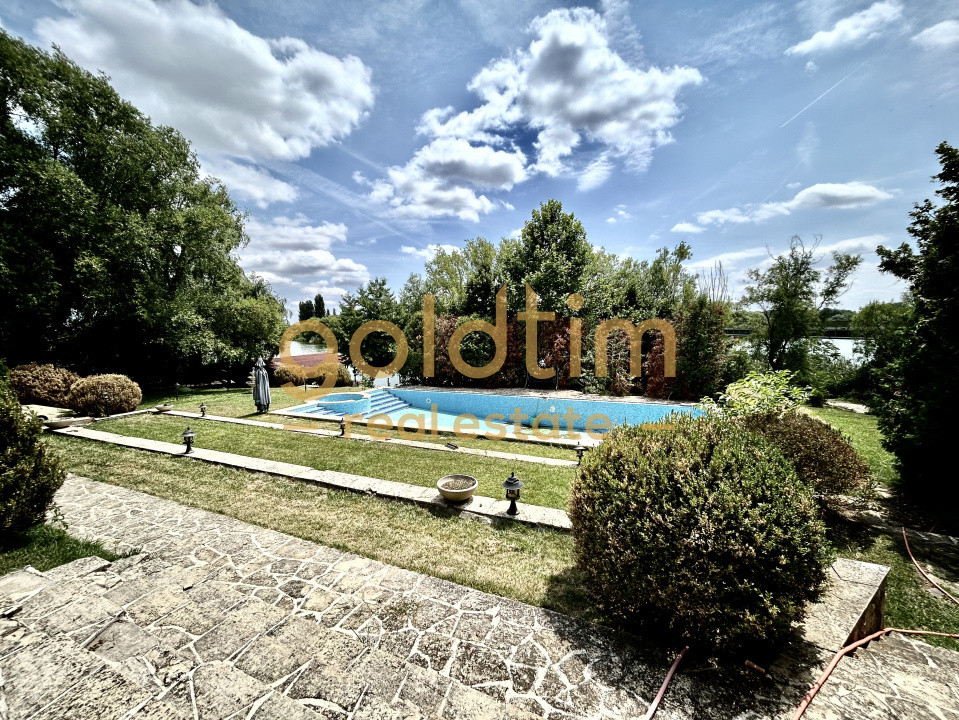 VILA MEDITERANEANA-IESIRE CATRE LAC 100MP/PONTON/PISCINA/DEBARCADER/SNAGOV/2006