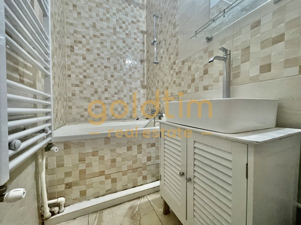 NOU PE PIATA/ RENOVAT/ CLADIRE RENOVATA/ZONA LINISTITA/ PRIVELISTE SUPERBA