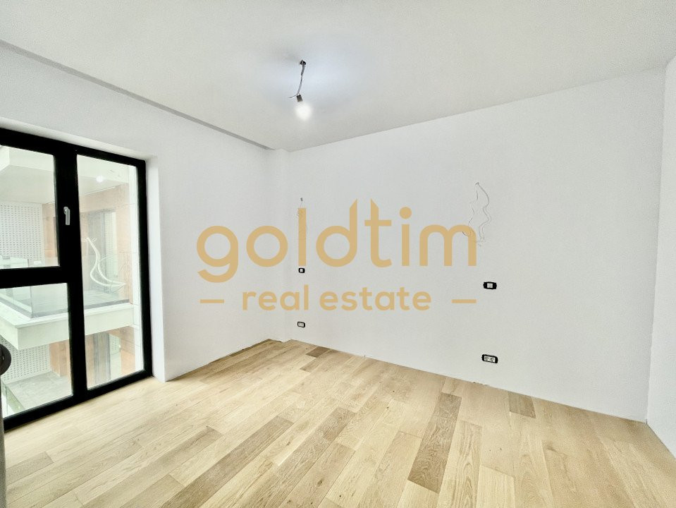 NOU/ZONA LINISTITA/BLOC SUPERB