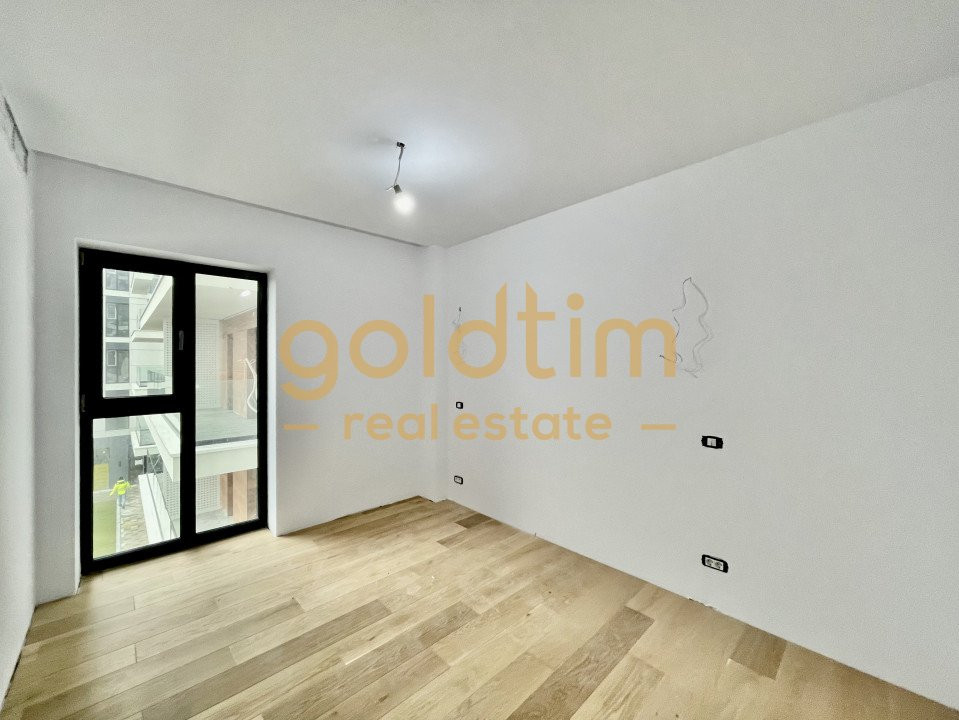 NOU/ZONA LINISTITA/BLOC SUPERB