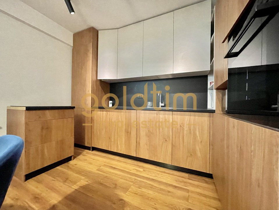 NIOU/SUPERB/PRIVELISTE/ZONA LINISTITA